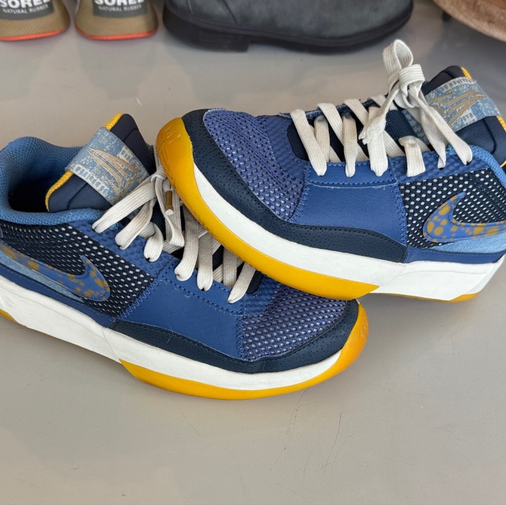Nike Kids Navy and Gold Sneakers kids 3.5